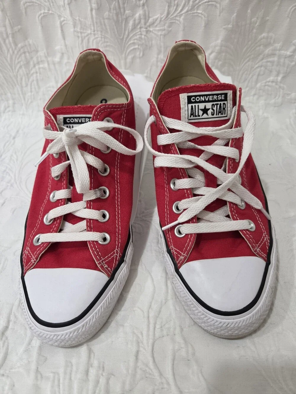 Converse Red Low Top Canvas Sneakers Unisex Mens 8, Womans 10